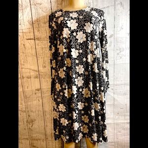 - Old navy black white flowered dress size m…
